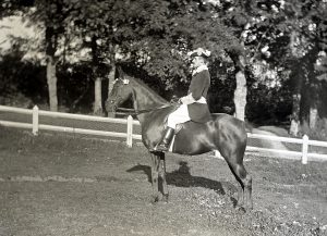 Alfred Douët à cheval à Volzac